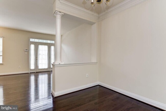 Building Photo - 122 Elmcroft Blvd