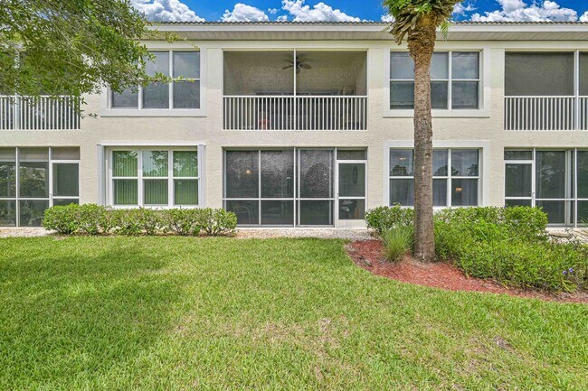 Building Photo - ***FULLY FURNISHED - 2/2 condo with LAKE V...