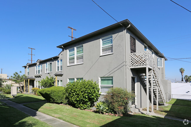 Building Photo - Crenshaw Terrace