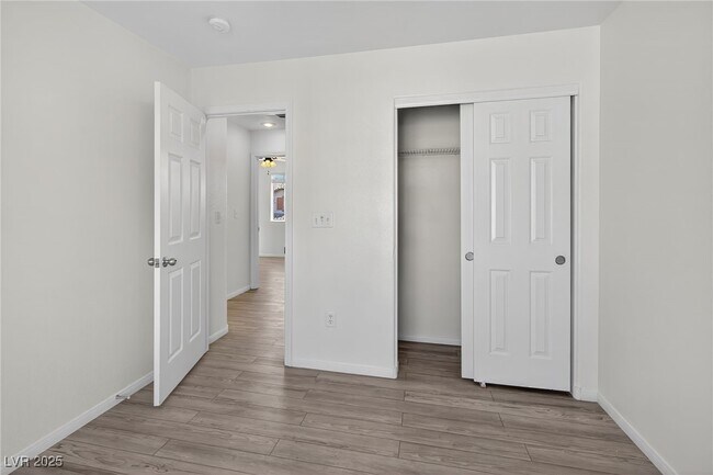 Building Photo - 5649 Dawn Falls St