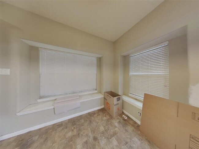 Building Photo - 28906 Hidden Cove Dr