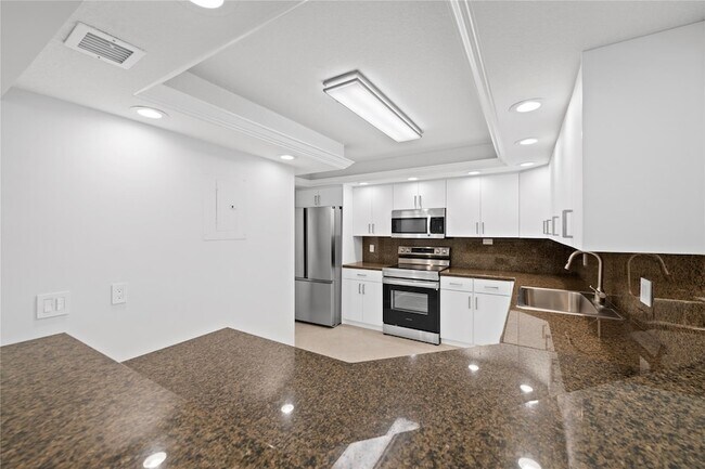 Building Photo - 3500 Galt Ocean Dr