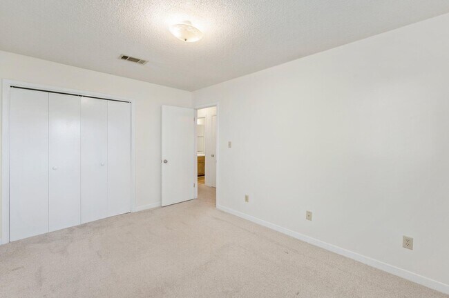 Building Photo - 4021 Valparaiso Blvd