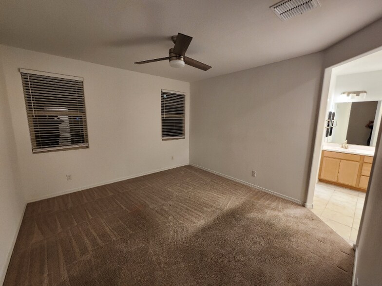 Building Photo - 8948 W Colter St