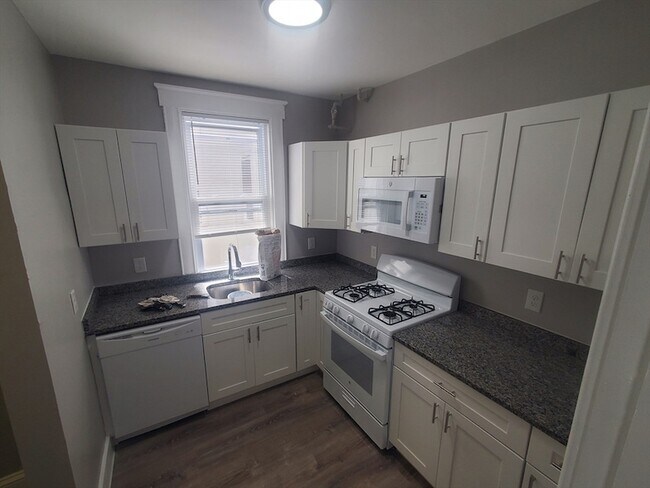 Primary Photo - 738 Washington St