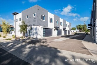 Building Photo - 3010 E Yale St