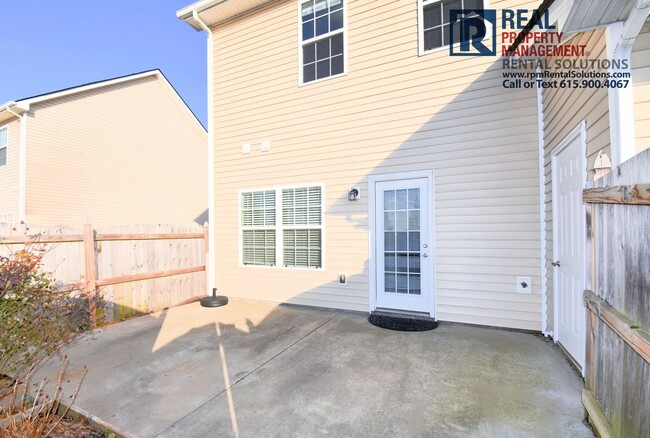 Building Photo - 3 bedroom 2.5 bath townhome; great locatio...