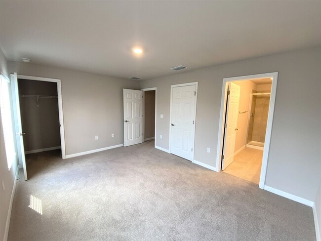 Building Photo - ** MEADOWOOD ** 3 BED / 2.5 BATH - TOWNHOME - GARAGE - NORTH NAPLES - ANNUAL RENTAL