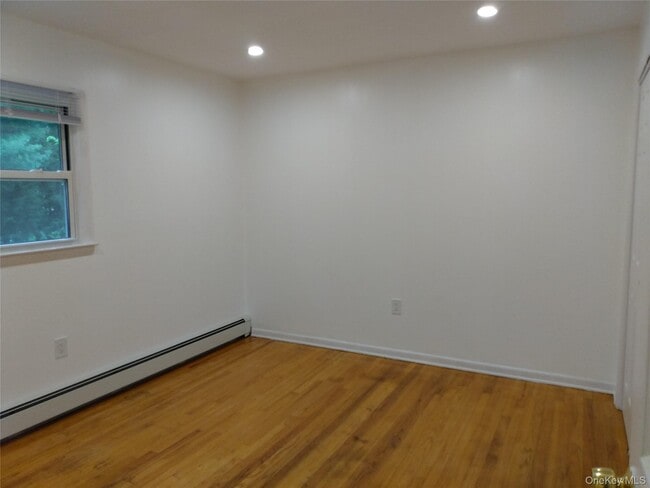 Building Photo - 10 Elm St