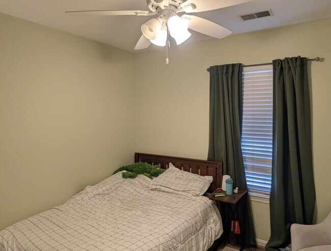 Building Photo - Leesburg Leisure