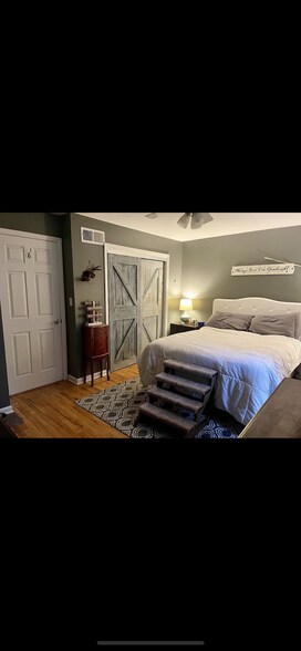 Building Photo - 538 Carriage Cir