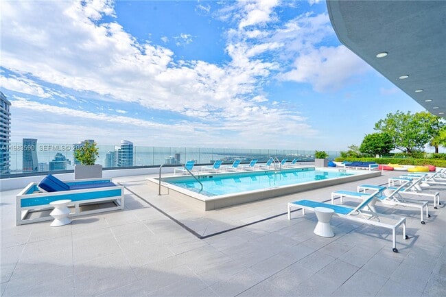 Building Photo - 45 SW 9th St