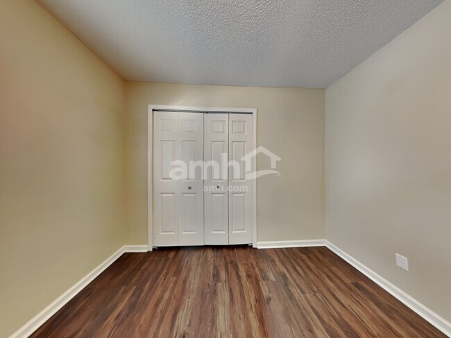 Building Photo - 101 Mills Run Dr