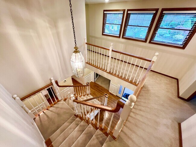 Building Photo - Golf Course Home in Mill Creek!