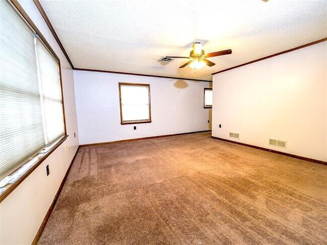 Building Photo - 641 Browns Ferry Rd