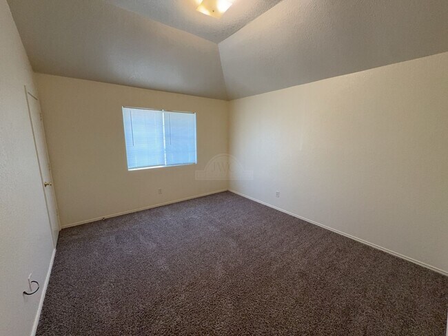 Building Photo - 4500 Deek Dr