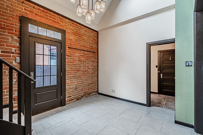 Building Photo - Charming 3BD, 2BA Wash Park Home with 2-Car Garage