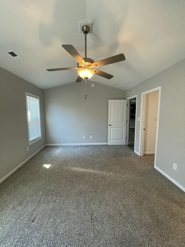 Building Photo - 219 Grist Mill Dr