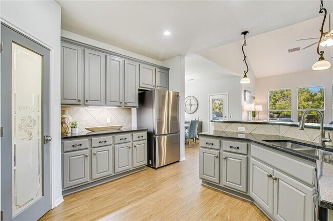 Building Photo - 6405 York Bridge Cir
