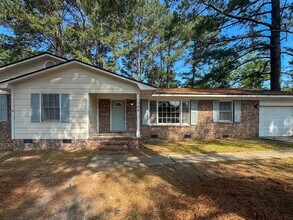 Building Photo - Charming 3 Bed 2 Bath Home with Fenced Yard