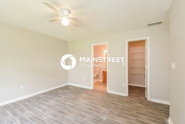 Building Photo - 412 Windstream Dr SW