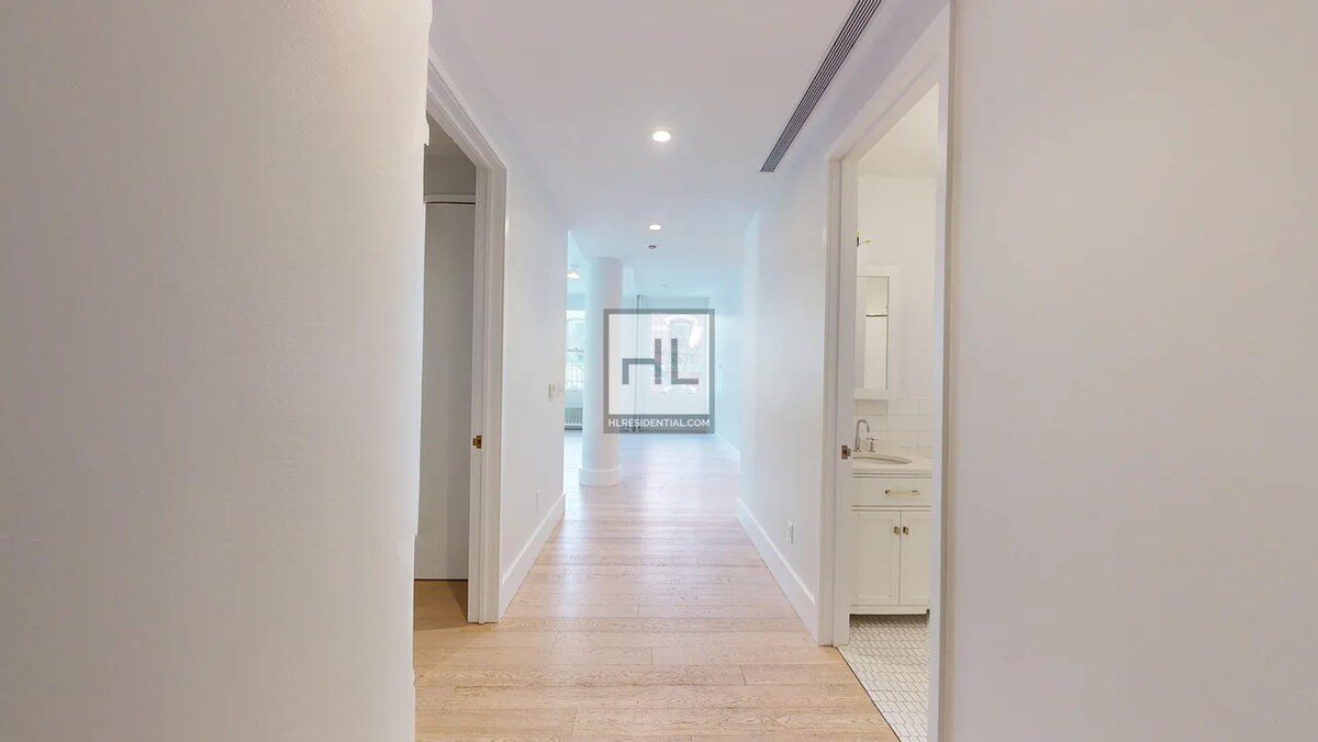 Building Photo - BROOME STREET