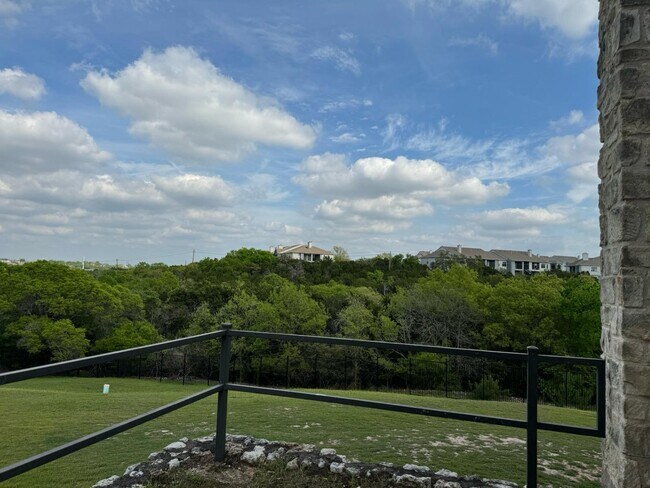 Building Photo - 2320 Gracy Farms Ln