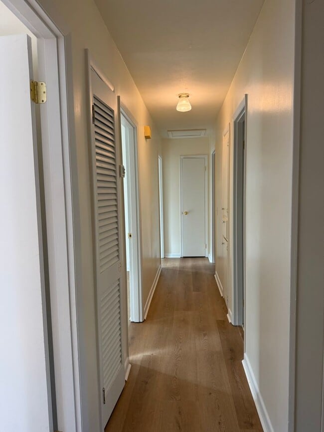 Building Photo - Available NOW-  103 Meadowlark-1/2 Off the first month rent with a 12-month lease