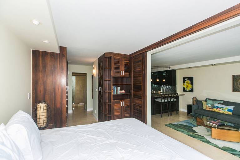 Building Photo - 1765 Ala Moana Blvd