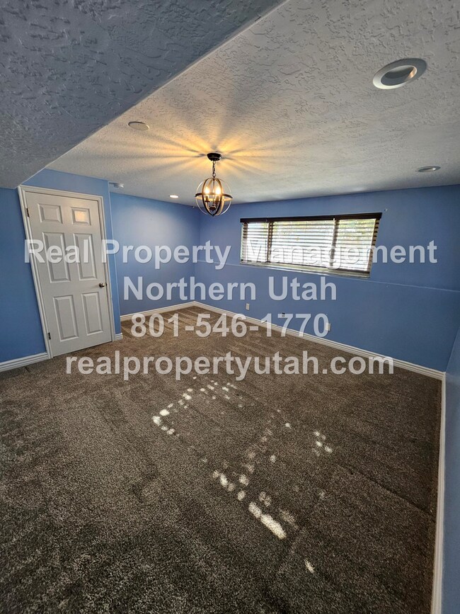 Building Photo - 4 Bedroom 2 Bath Home in Clearfield Coming Soon!