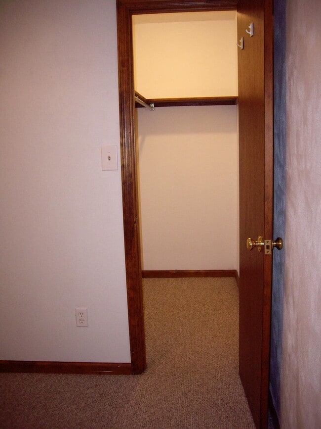 Building Photo - 2111 Victory Garden Ln