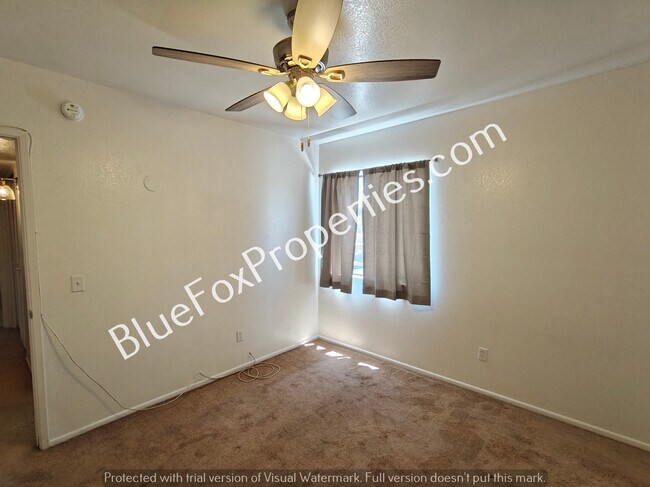 Building Photo - 3690 N Country Club Rd