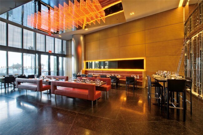 Building Photo - 18555 Collins Ave