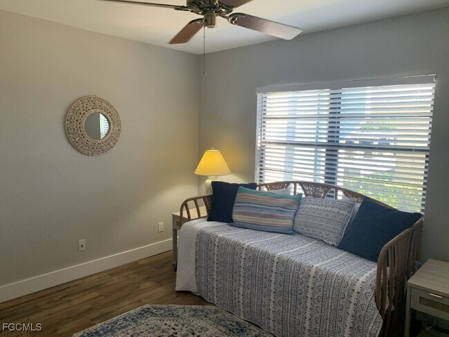 Building Photo - 1925 Clifford St