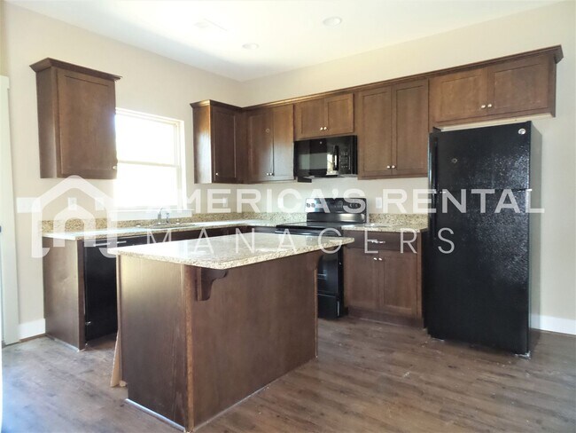 Building Photo - DEPOSIT PENDING!!! - Home for Rent in McCalla...Available to View Now!
