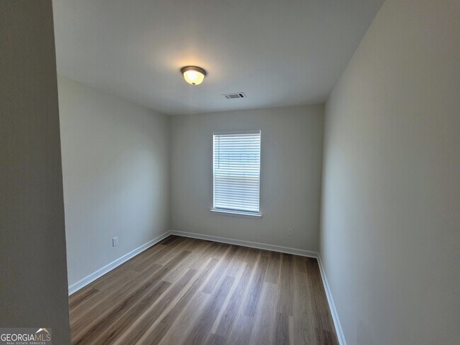 Building Photo - 625 Chase Ln