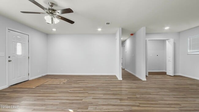 Building Photo - 607 N Star Ave
