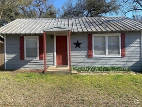 Building Photo - One bedroom home with great backyard!