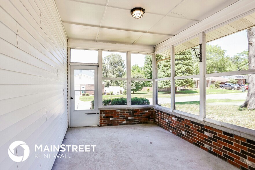 Building Photo - 14290 Mondoubleau Lane