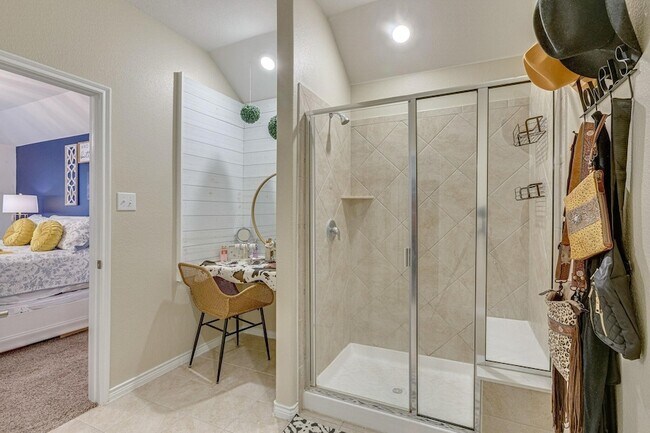 Building Photo - 125 Coyote Trl