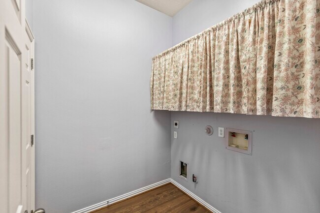 Building Photo - 10906 Bernalda Cir