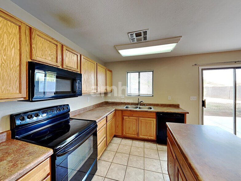 Building Photo - 1102 E Renegade Trl