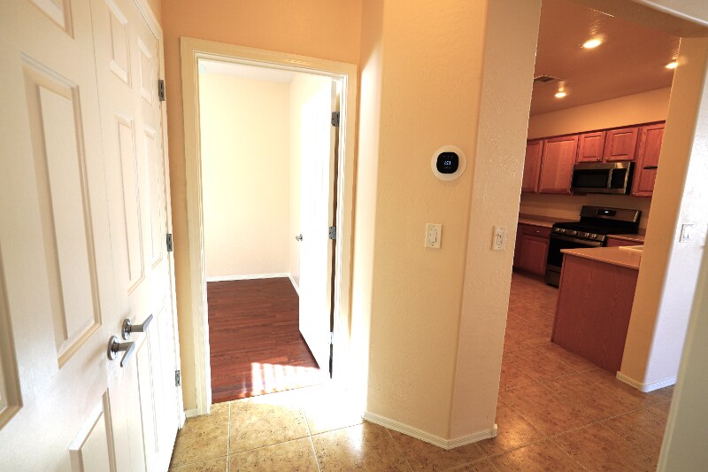 Building Photo - 2558 Divine Sky Dr