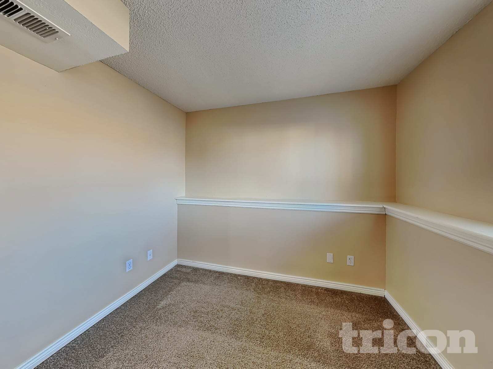 Building Photo - 5045 S Ventura St