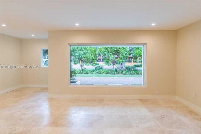 Building Photo - 4150 Monserrate St