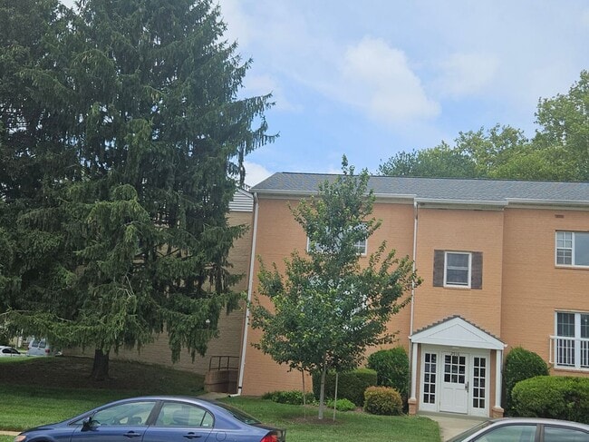 Building Photo - 2916 Peyton Randolph Dr