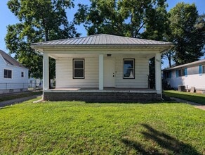 Building Photo - 1922 E Bowman St
