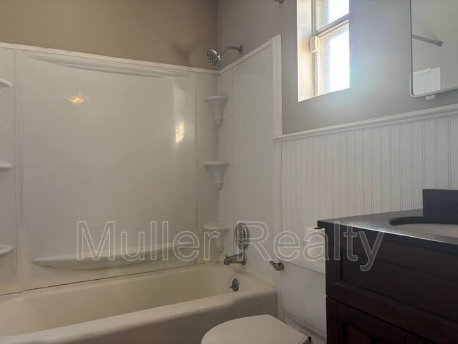 Building Photo - 1006 Freemason St