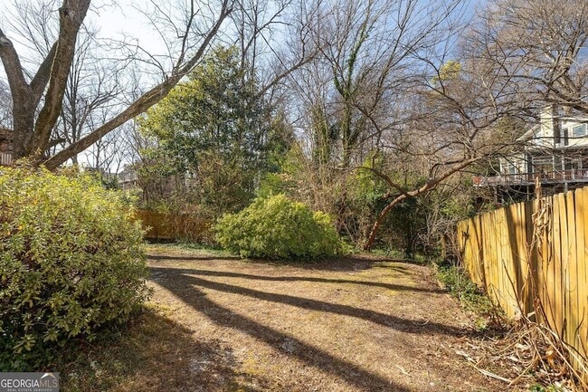 Building Photo - 300 Oxford Pl NE