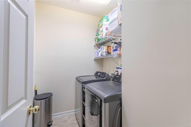 Building Photo - 612 Stoneybrooke Way